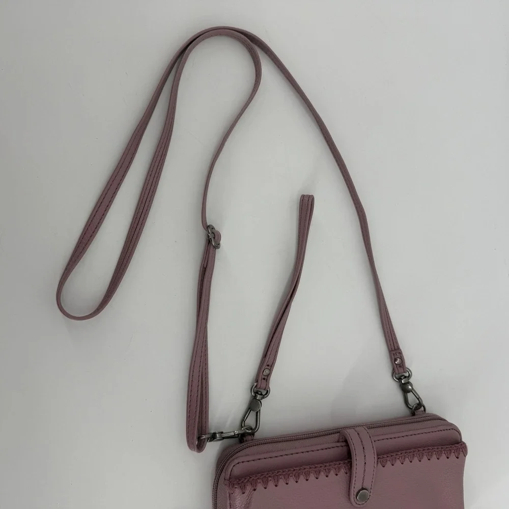The Sak Iris Smartphone Wallet Rosewood Leather Crossbody Bag Wristlet Clutch